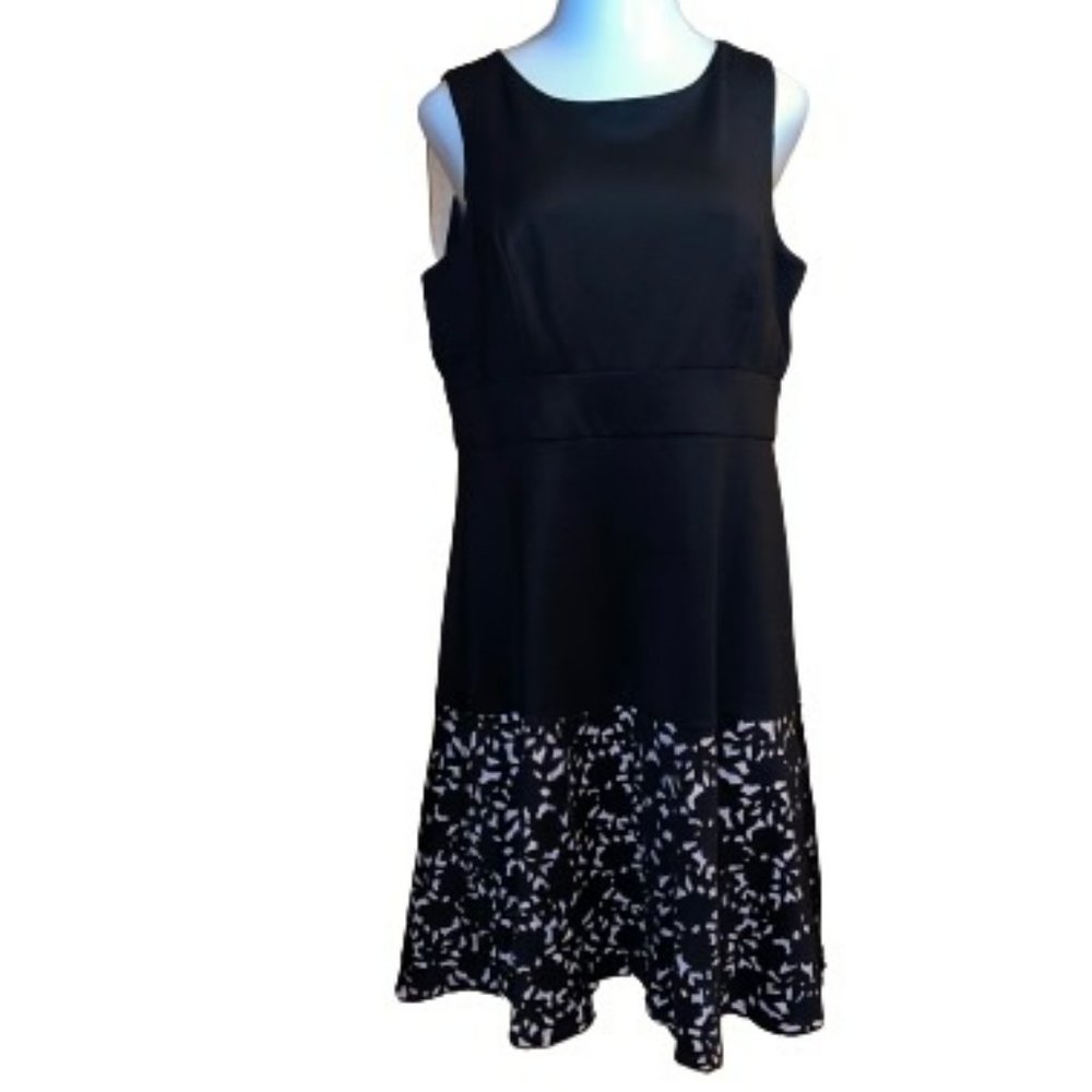 Flattering NWT Sangria Black Lace over blush nude bottom A line Cocktail Dress